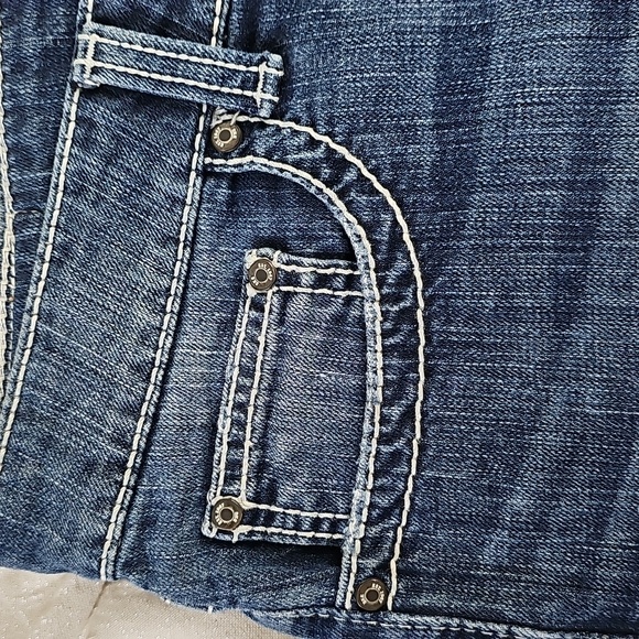 BKE Denim Shorts Blue Jeans Garden Bliss Elegant Wear Resort Wear Beach Shorts - Picture 12 of 16